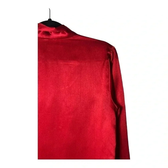 1376. VINTAGE 80’ SATIN POLY PUSSYBOW BLOUSE BY RRRRRUSS RED COLOR BUTTON DOWN - Picture 7 of 9